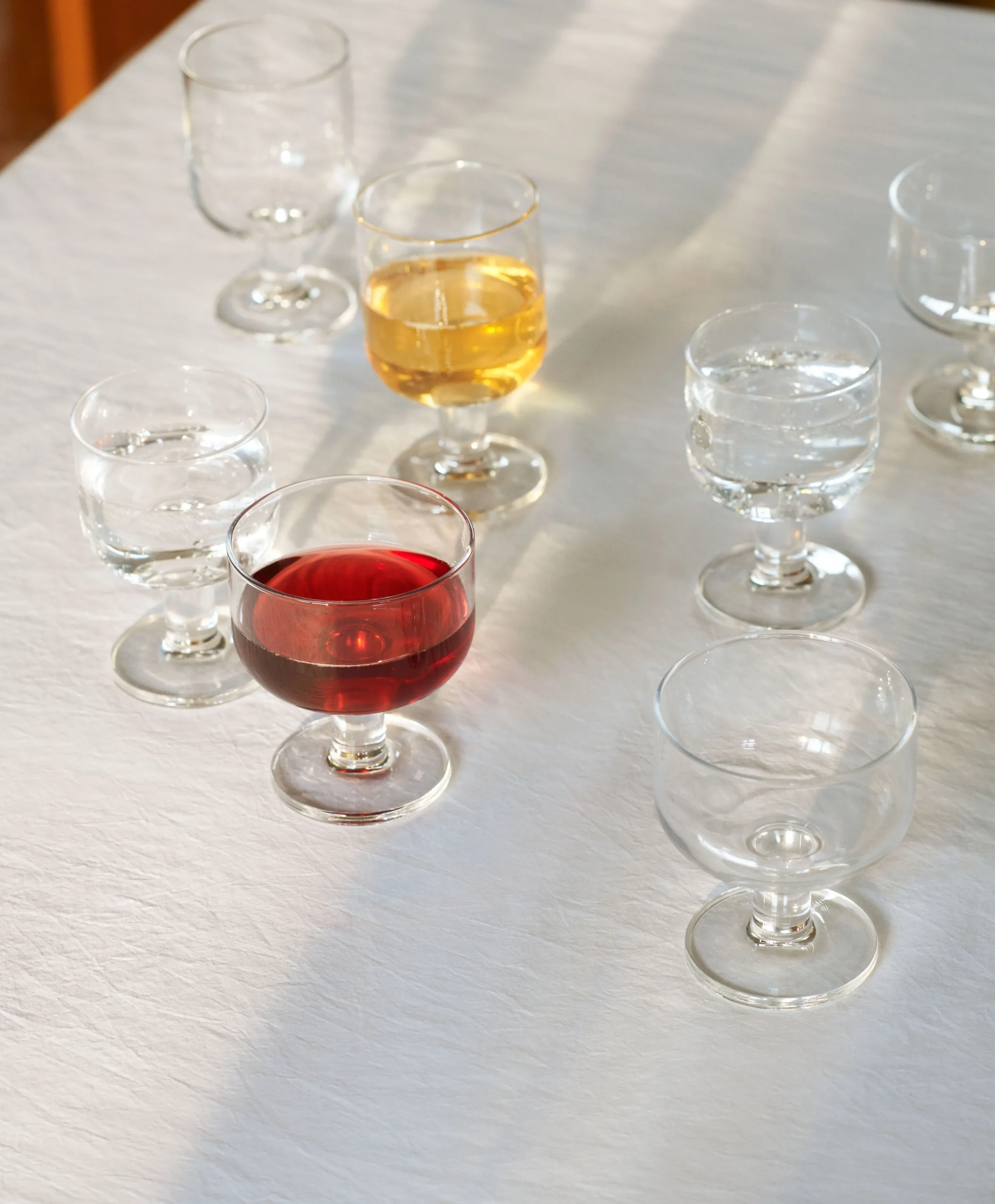 Hay Tavern Glas Auf Fuß 3 Hay Tavern Glas Auf Fuß – Bild 3